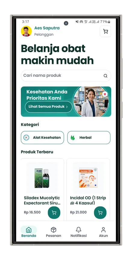 Tampilan aplikasi Sinar Farma untuk mencari kebutuhan apotek harian.